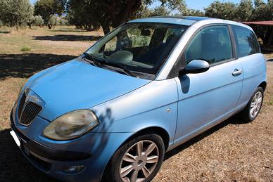 Lancia Ypsilon