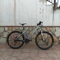 BICI MTB "GT AVALANCHE"