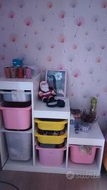 Mobile Ikea con contenitori
