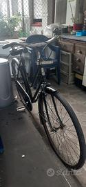 Bici  d'epoca  nera
