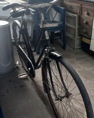 Bici  d'epoca  nera
