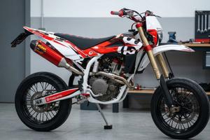 in arrivo Husqvarna 450 RR 2010