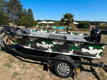 Barca lago fiume stile Bass Boat