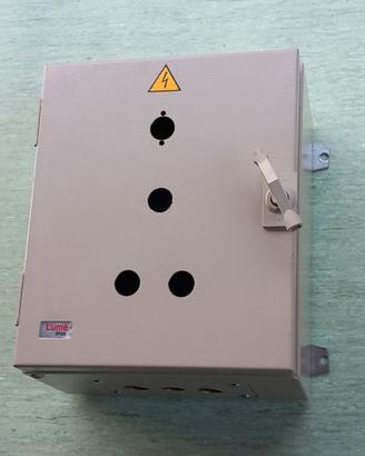 Quadro elettrico stagno in metallo cm. 30x25x17