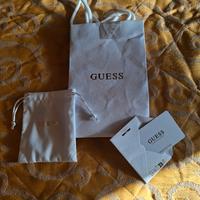 Busta Guess con accessori