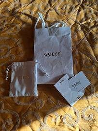 Busta Guess con accessori