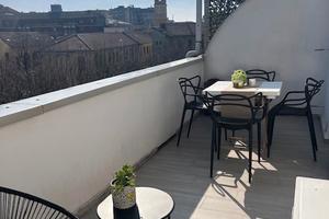 Monolocale ultimo piano con terrazzo vivibile