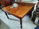 tavolo-in-legno-quadrato-d-epoca-gambe-a-cipolla