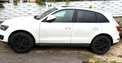Audi Q5 2011 – 130.000 km – Gomme nuove Pirelli –