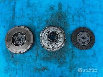 Kit volano frizione Nissan Navara 2005 2500cc TD