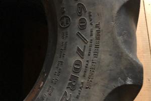 Gomme 360 70 R20