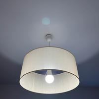 Lampadario a sospensione con paralume in tessuto
