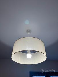 Lampadario a sospensione con paralume in tessuto