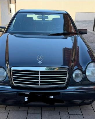 MERCEDES-BENZ E250