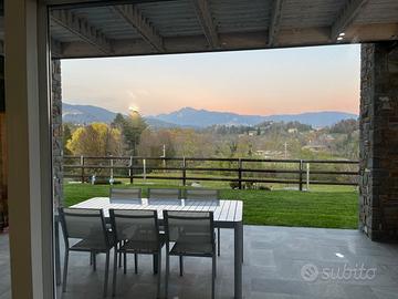 Tavolo allungabile da esterno con 12 sedie  Deghi