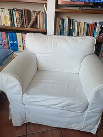 tre divani di pelle, una poltrona 