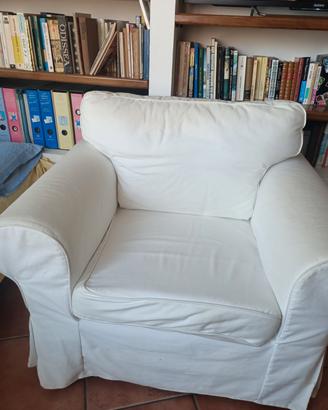 tre divani di pelle, una poltrona 