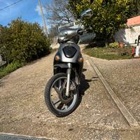 Kymco People 125.