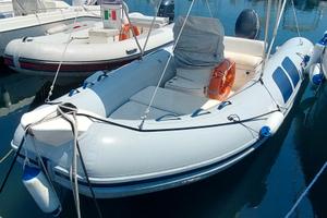 GOMMONE  MARINER 500 con YAMAHA 40 HP4 TEMPI 