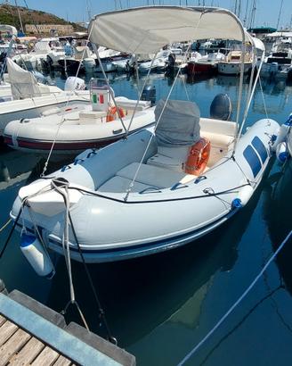GOMMONE  MARINER 500 con YAMAHA 40 HP4 TEMPI 