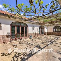 STRUTTURA RICETTIVA CON AREA SCOPERTA