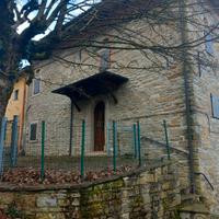 Porzione di casa in sasso ristrutturata