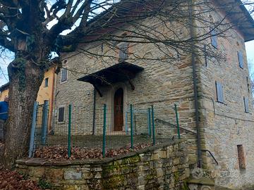 Porzione di casa in sasso ristrutturata