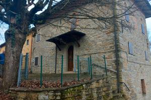 Porzione di casa in sasso ristrutturata