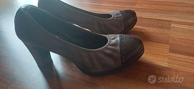 Eleganti scarpe con tacco