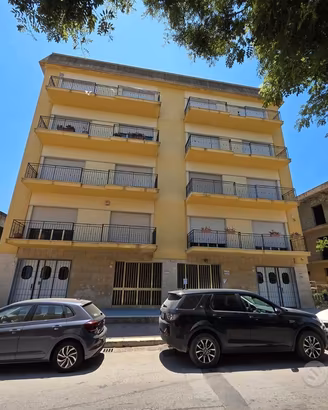 Prestigioso e panoramico appartamento piano 4