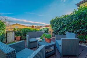 VILLA A SCHIERA CENTRALE A OLBIA