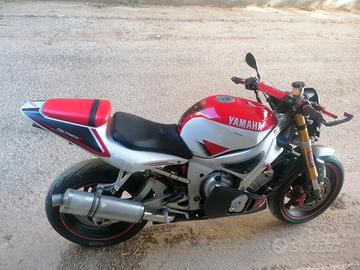 Yamaha r6 yzf naked pista ricambi Aprilia rx 2010 