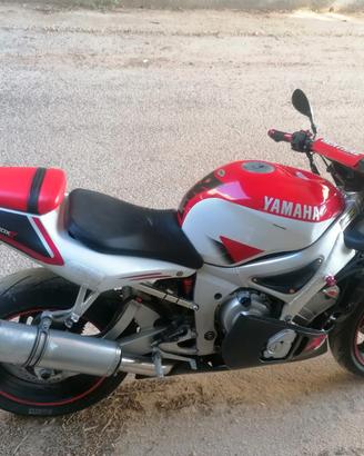 Yamaha r6 yzf naked pista ricambi Aprilia rx 2010 