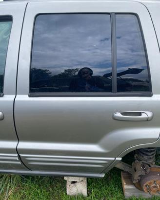 Sportelli grand cherokee 2.7 crd anno 2002