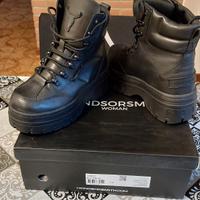 Windsor Smith originali stivaletti/anfibi donna.