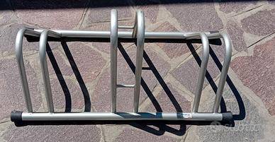 Rastrelliera Portabici da terra 3 posti in acciaio