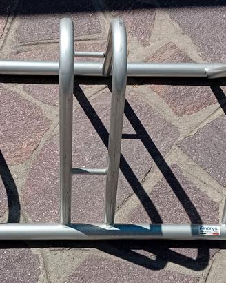 Rastrelliera Portabici da terra 3 posti in acciaio