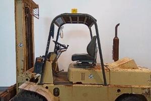 Carrello elevatore diesel 5000kg di portata marca 