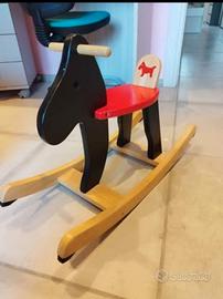 cavallo a dondolo legno