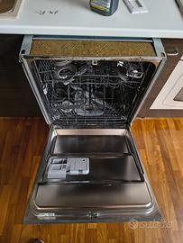Lavastoviglie da incasso Whirlpool w77/1
