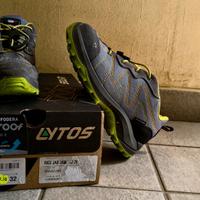 Scarpe waterproof tg. 32