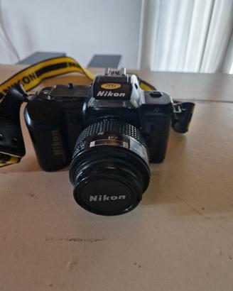 Nikon F401 con obiettivo 35-70 Nikkor