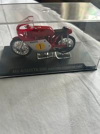 Moto Mv agusta 500 Giacomo agostini 1967 con teca