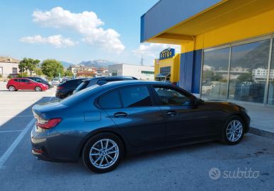 BMW SERIE 318 D G20 PARI AL NUOVO
