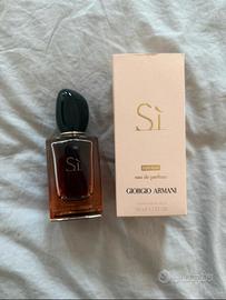 Sì Giorgio Armani