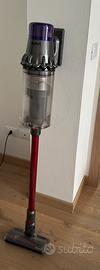 Dyson V11 Outsize con accessori e batteria extra