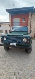 land rover defender 90 td5