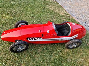 Modello in scala 1/2 Maserati 250F 