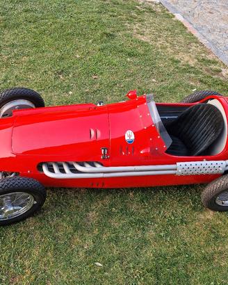 Modello in scala 1/2 Maserati 250F 