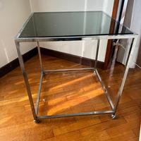 Tavolino in acciaio e cristallo